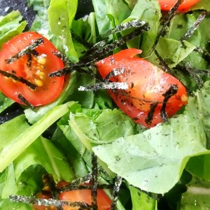 「トマト」とリーフレタスと海苔のサラダ☆